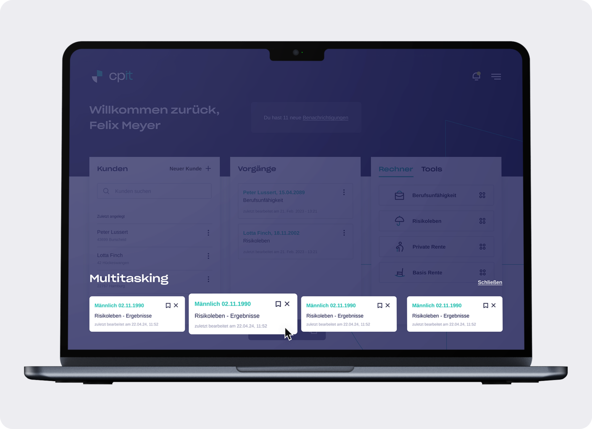 Multitasks Laptop-Bildschirm mit der Benutzeroberfläche der Software cpit. Der Bildschirm enthält eine Rasterdarstellung von sogenannten Multitasks, die nach Sparte und Bereich sortiert sind.